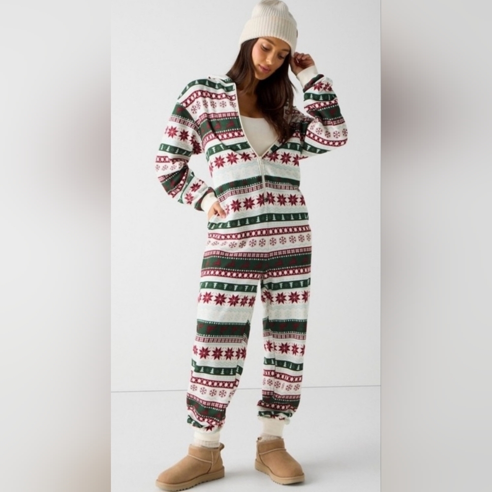 Fabletics Festive Red and Green Jumpsuit Lounge wear Adult Size Medium